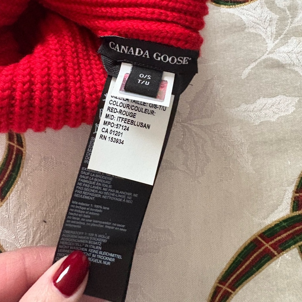 Canada Goose Red Knit Beanie - Picture 5 of 7